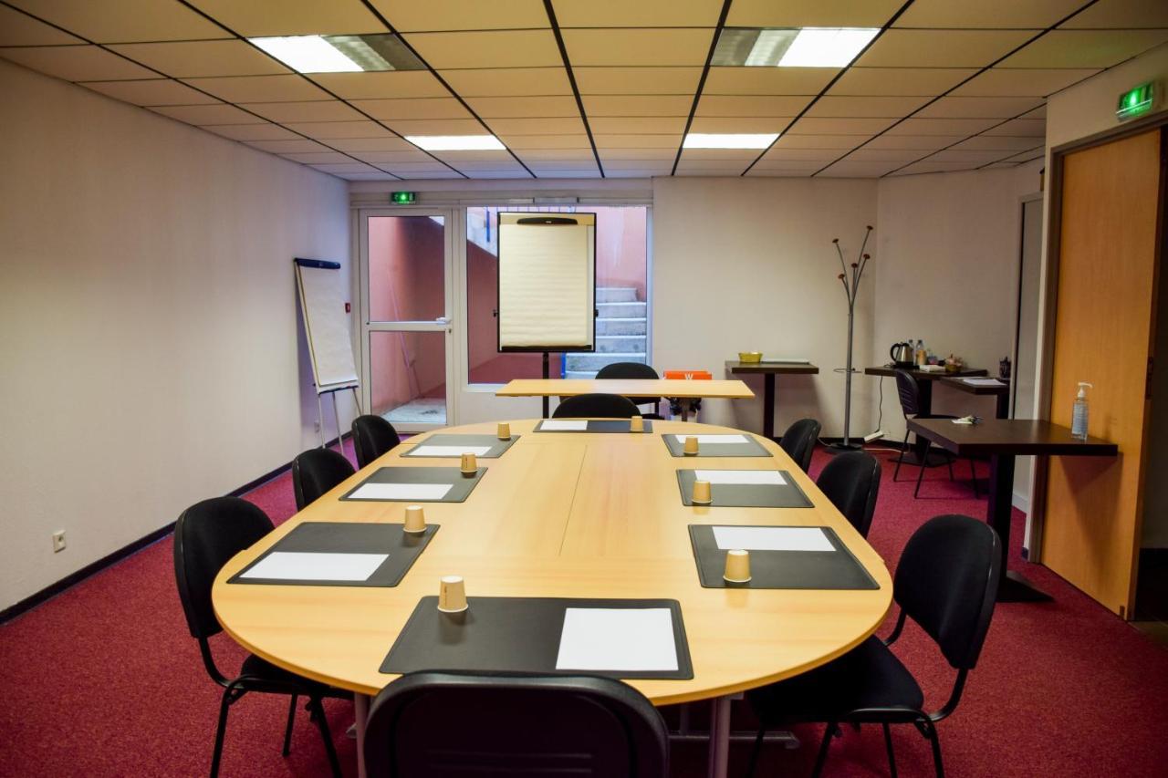 Ibis Budget Millau Viaduc Luaran gambar