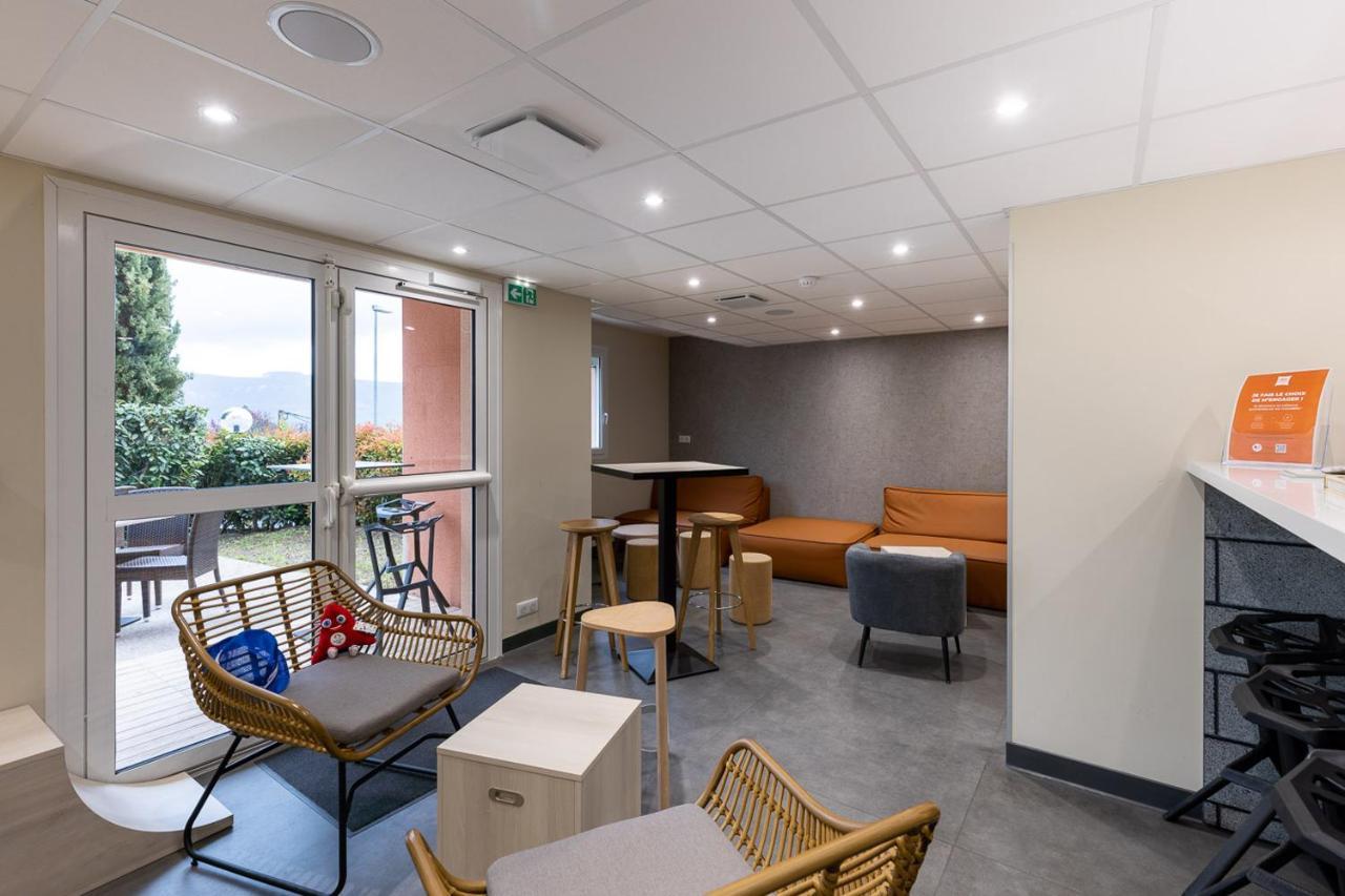 Ibis Budget Millau Viaduc Luaran gambar