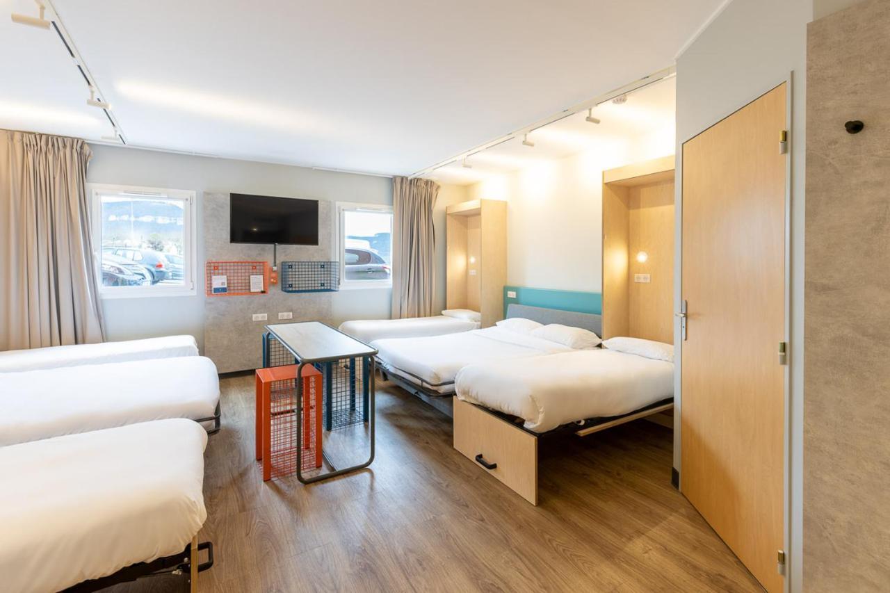 Ibis Budget Millau Viaduc Luaran gambar