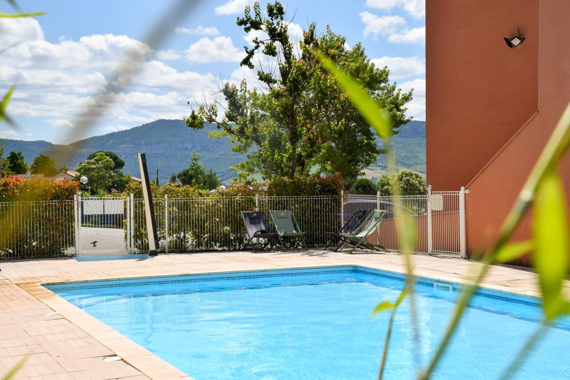 Ibis Budget Millau Viaduc Luaran gambar